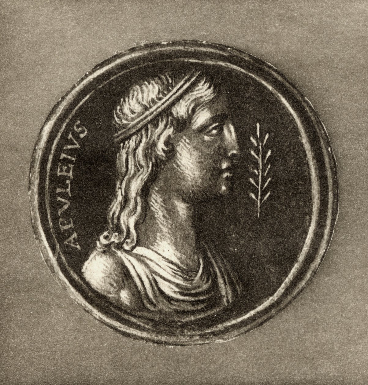 Lucio Apuleyo (c.124-c.180 d.C.), del frontispicio de La Historia de Cupido y Psique de Lucio Apuleyo, publicado en 1903 de English School
