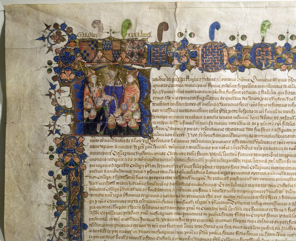 Inicial historiada R que representa a canónigos menores de la Catedral de San Pablo, detalle de la Carta Real de Incorporación de English School