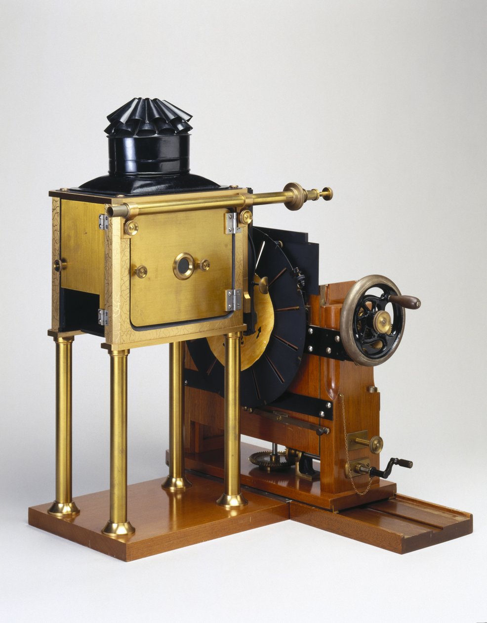 Réplica del zoopraxiscopio diseñado por Eadweard Muybridge (1830-1904) 1880 de English School
