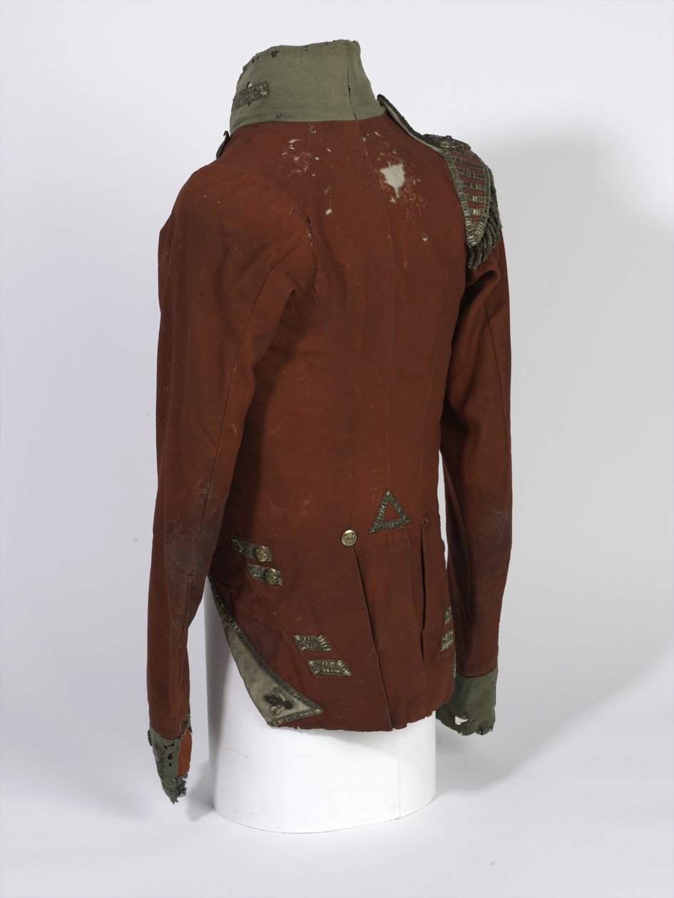 Casaca corta de cola, oficiales de la compañía ligera, 2º Batallón 69º Regimiento (South Lincolnshire), usada durante la campaña de Waterloo por el teniente Henry Anderson, c.1815 de English School