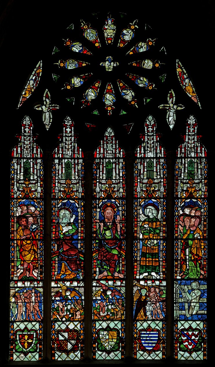 La ventana este que representa el Juicio Final: Cristo, Virgen María, San Juan Bautista (ventana de rosetón - interna) de English School