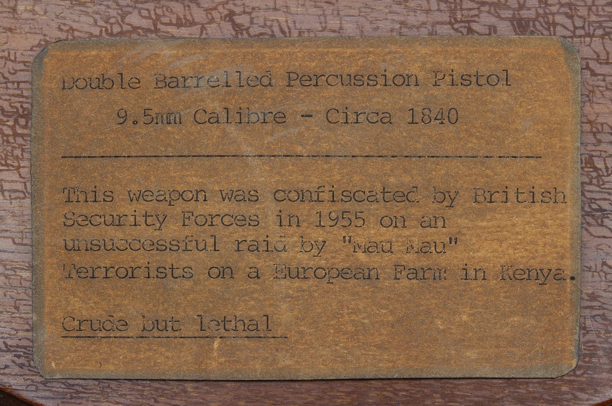 Etiqueta mecanografiada para una pistola de percusión de doble cañón (373725) de English School