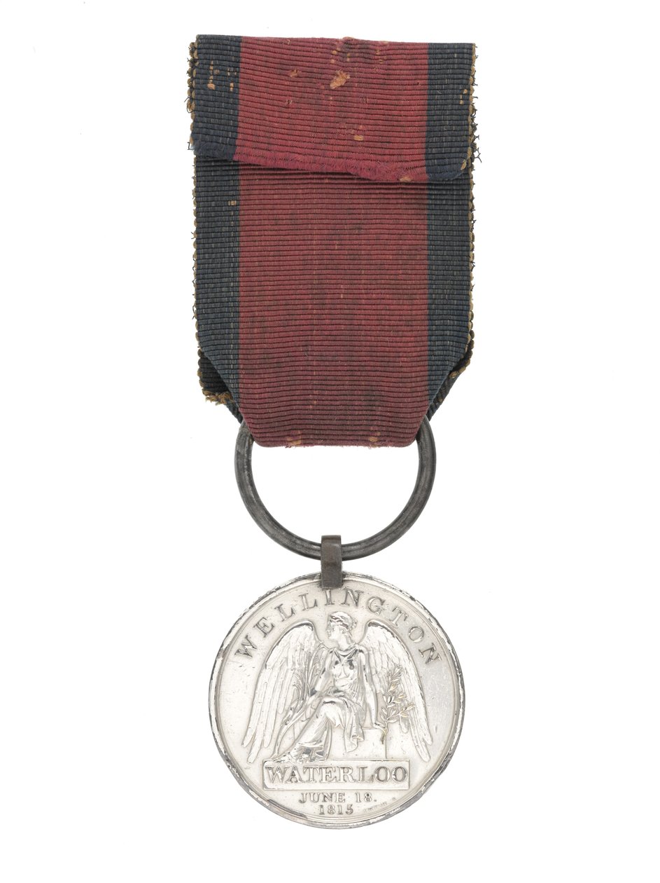 Medalla de Waterloo, una de dos medallas otorgadas al Cirujano William Jones de English School