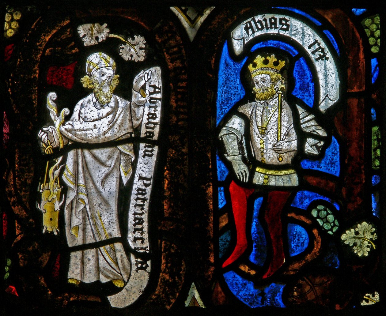Ventana Ew representando figuras del Árbol de Jesé: Abraham y Abías de English School