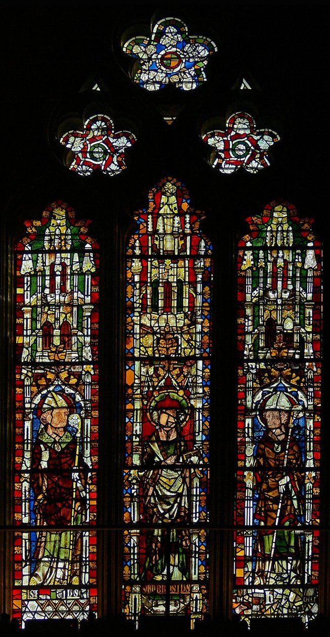 Ventana S3 que representa a San Brice, San Ambrosio y San Wulstan(?) de English School