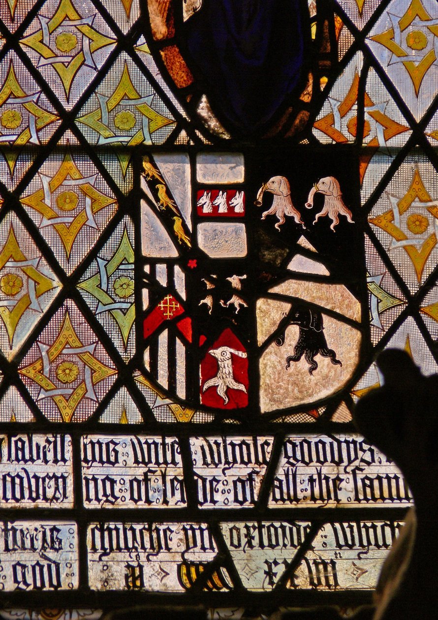 Ventana S4 que representa los escudos de Curson y Saunders de English School