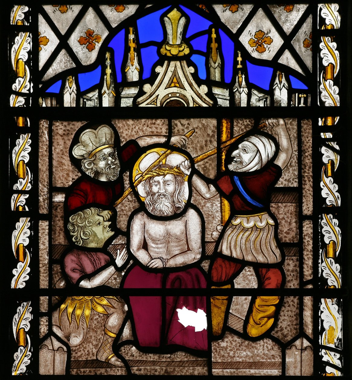 Ventana Sa que representa la Burla y la Coronación de Espinas de English School