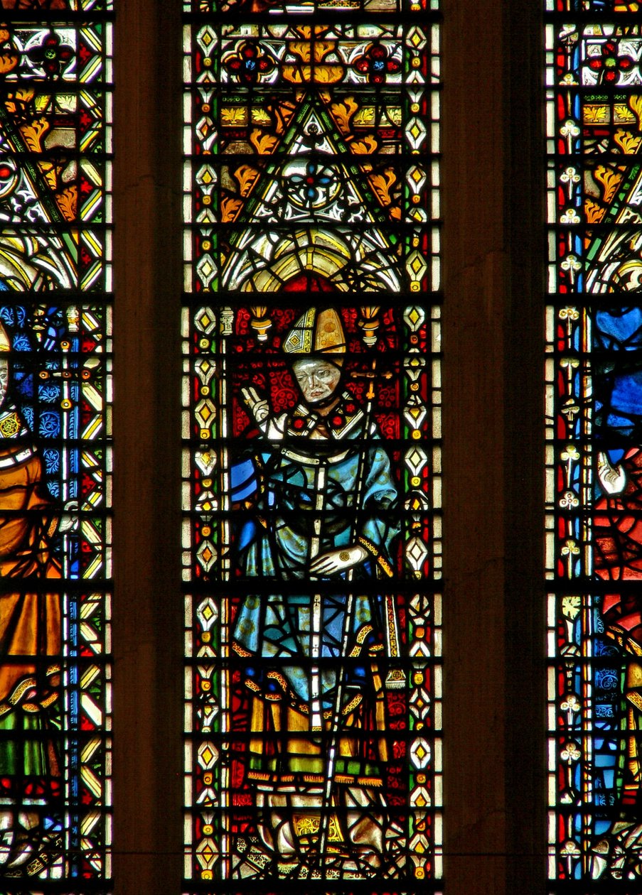 Ventana Ww que representa a un arzobispo de English School