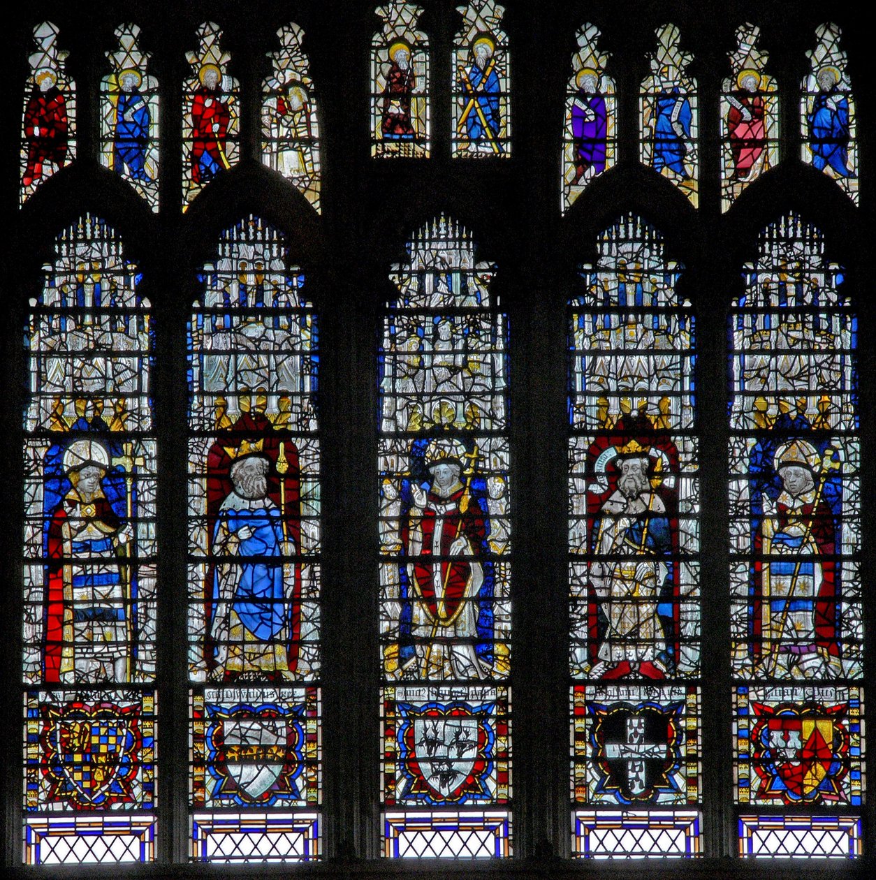 Ventana c18 que representa a reyes y arzobispos de English School