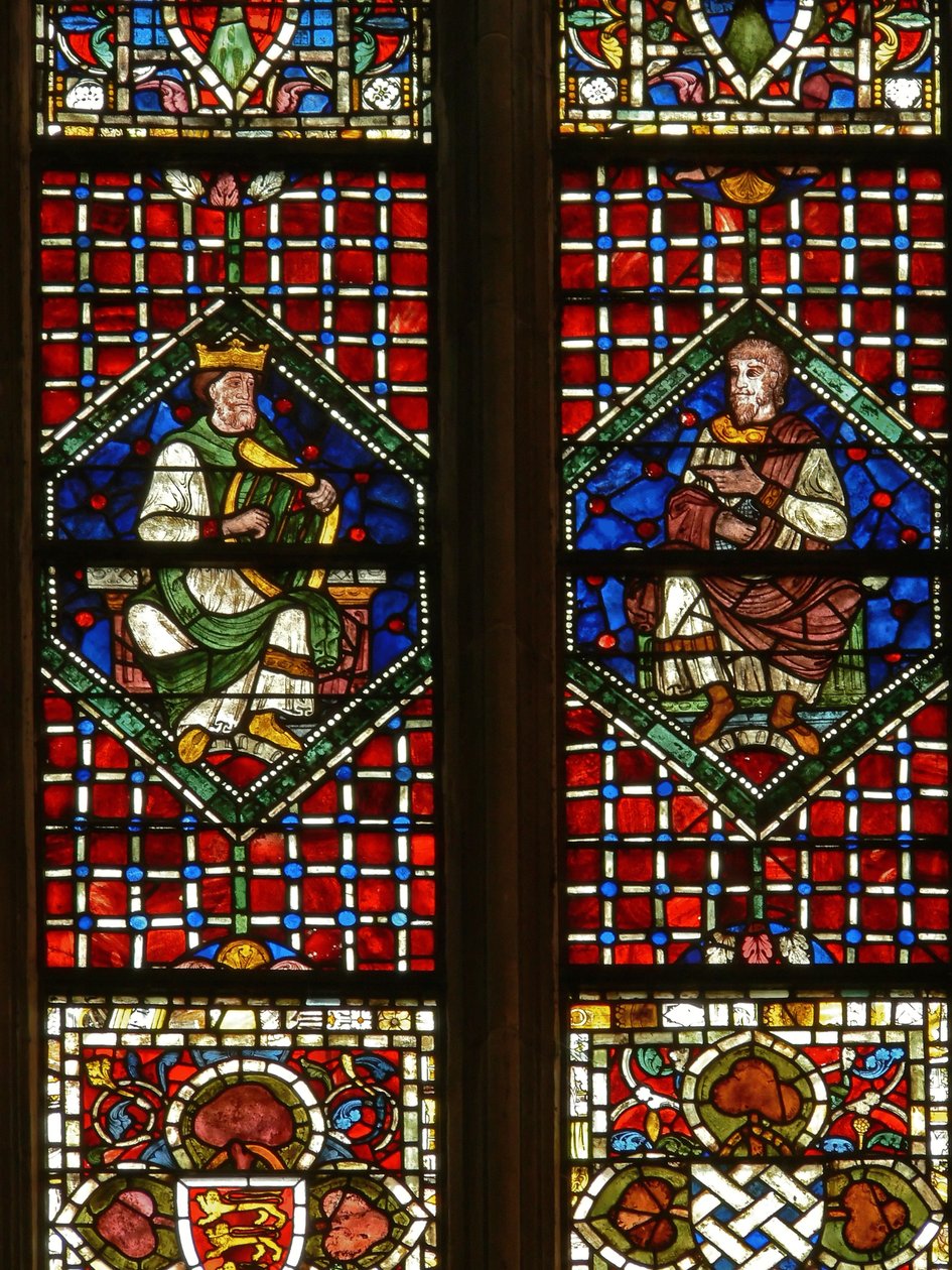 Ventana que representa una figura genealógica: David y Natán de English School