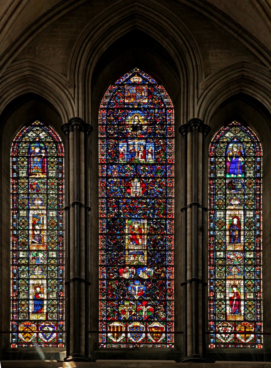 Ventana que representa la ventana oeste: recompuesta con varios paneles medievales de English School