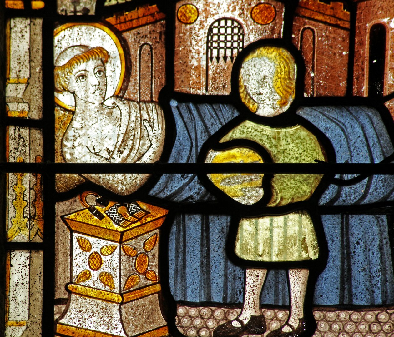 Ventana n5 que representa a San Neot recibe los dos peces de English School