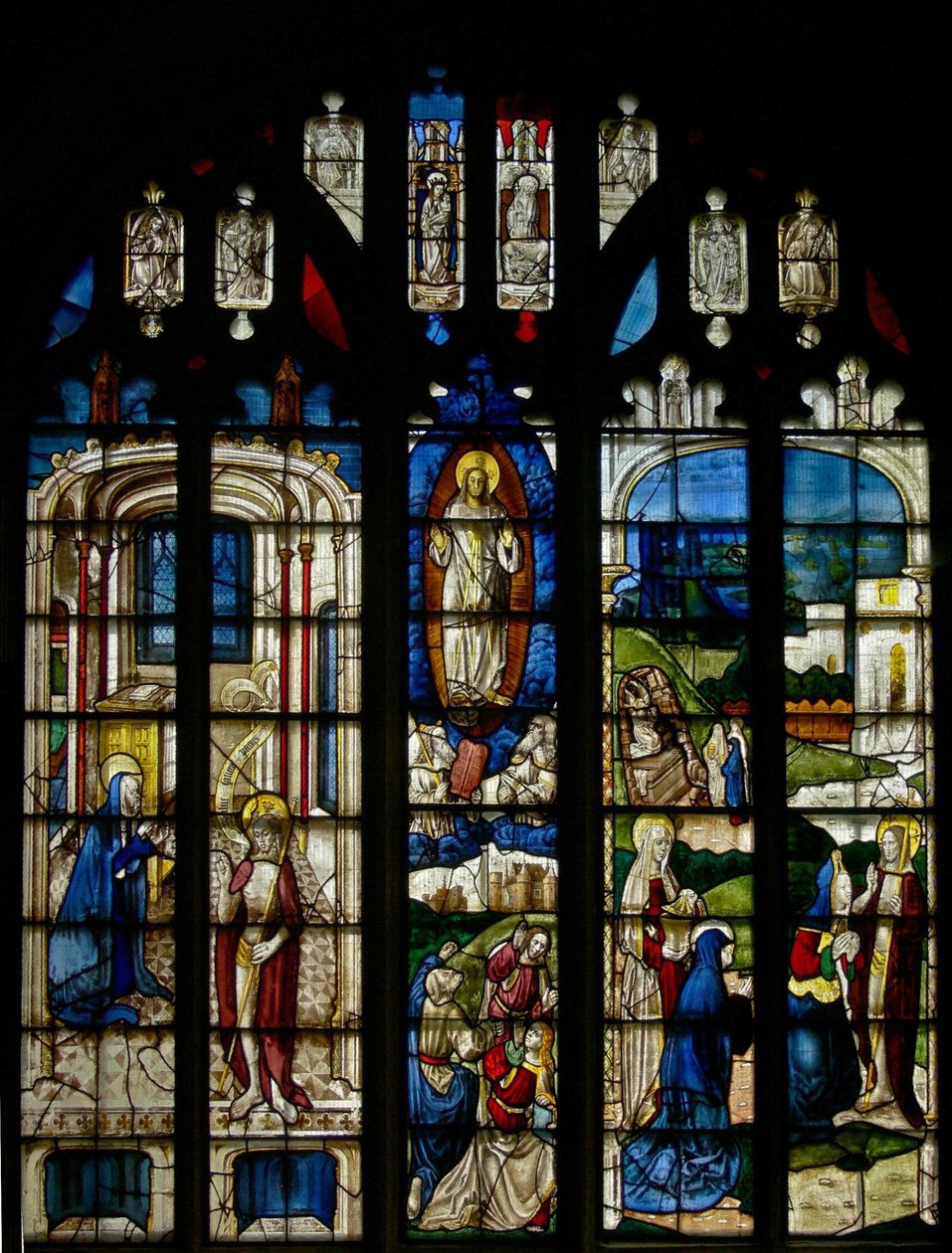 Ventana s3 que representa escenas de la Transfiguración y la Resurrección de English School