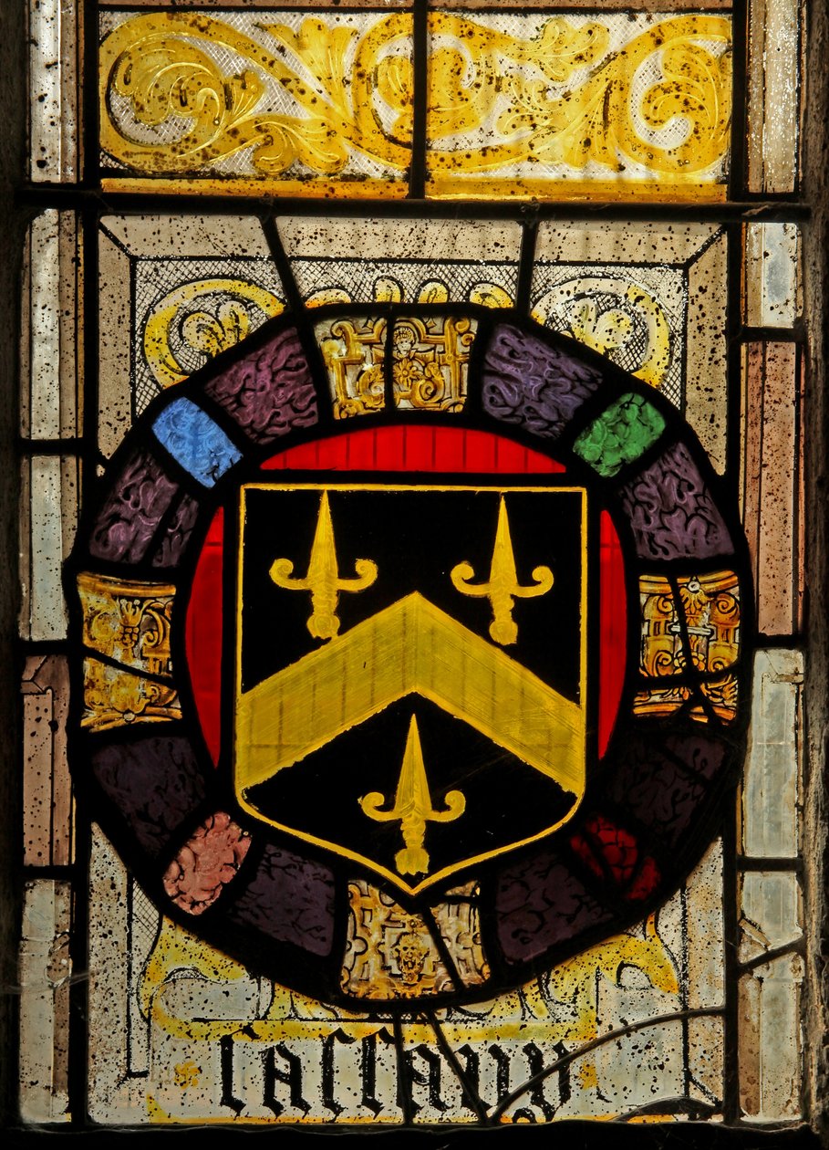 Ventana s7 que representa los escudos de Tubbe de English School