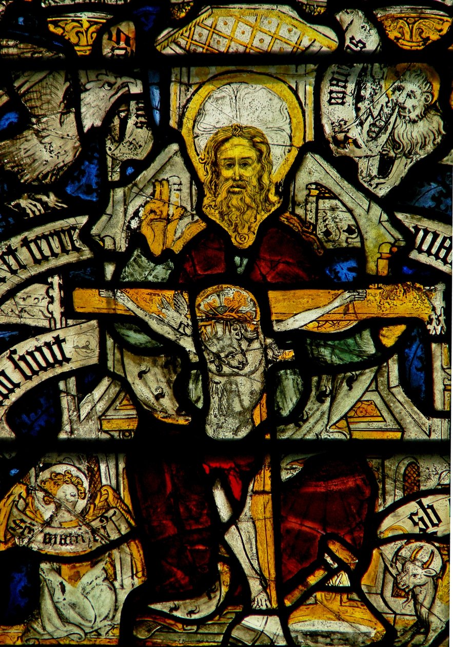 Ventana w24 que representa la Trinidad de English School