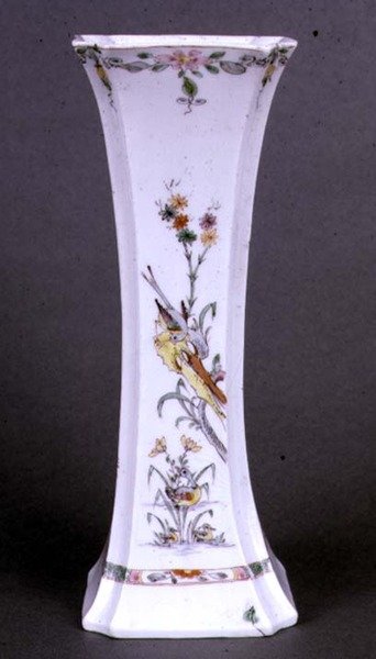 Jarrón de Worcester de forma acampanada pintado en colores Kakiemon, c.1750 (cerámica) de English School