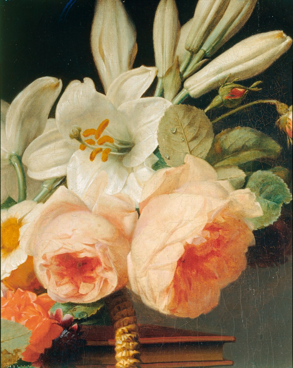 Ramo de lirios y rosas en una cesta colocada sobre un ... de Erich Lessing