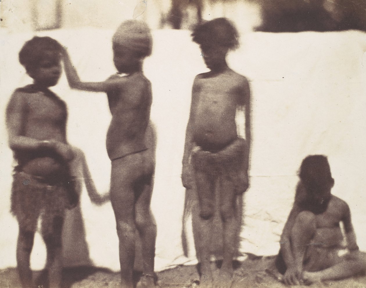 [Niños del pueblo de Kalabshah, Nubia], 1852 de Ernest Benecke