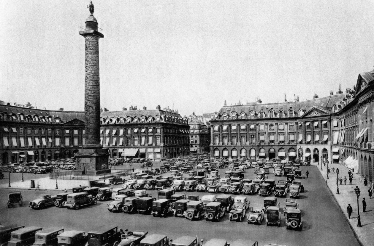 Place Vendome y la columna erigida a las victorias de Napoleón, París, 1931 de Ernest Flammarion