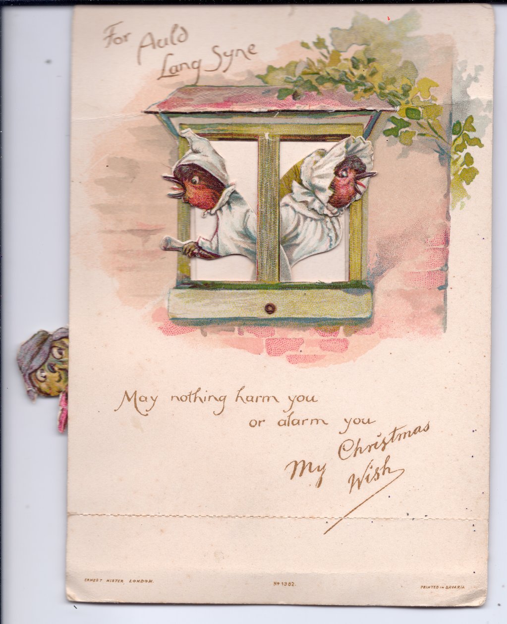 Tarjeta de Navidad victoriana de dos petirrojos en pijamas mirando por la ventana alarmados, c.1880 de Ernest Henry Griset