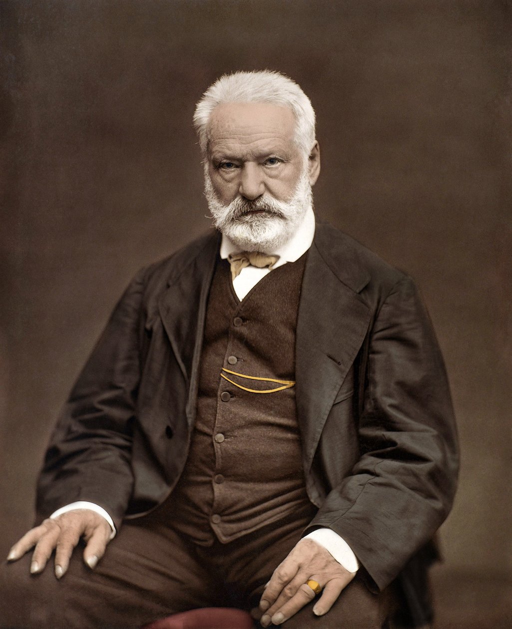 Retrato de Victor Hugo (1802-1885), escritor y poeta francés, Colorización en una fotografía de Etienne Carjat (1828-1906) - Victor Hugo (1802-1885). Escritor y poeta inglés. ca. 1870. Fotografía coloreada. de Etienne Carjat