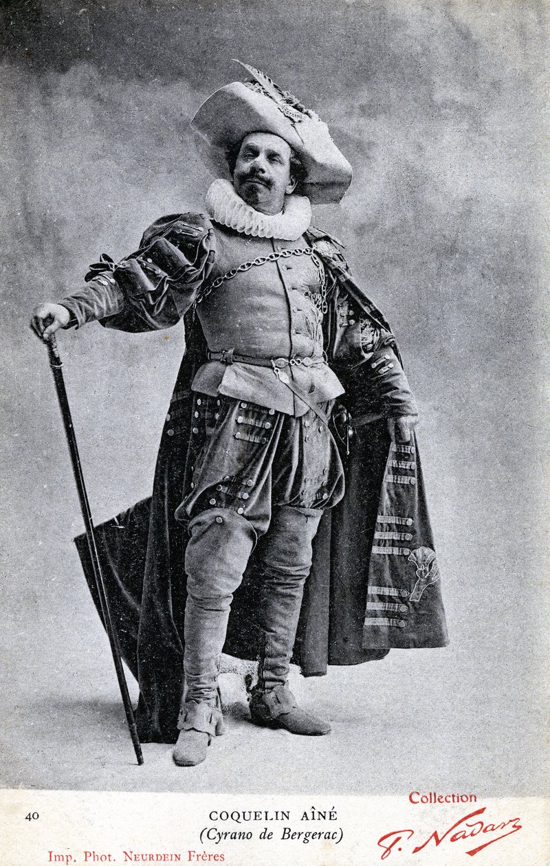 Constant Coquelin alias Coquelin aîné (1841 - 1909) con el traje de Cyrano de Bergerac de Etienne Neurdein