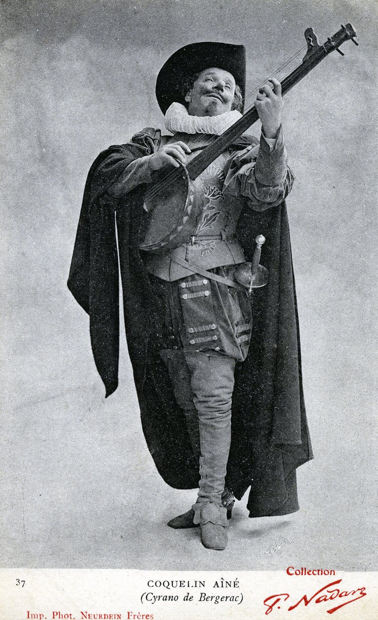 Constant Poppy alias Coquelin aîné (1841 - 1909) fotografiado con el traje de Cyrano de Bergerac (foto) de Etienne Neurdein
