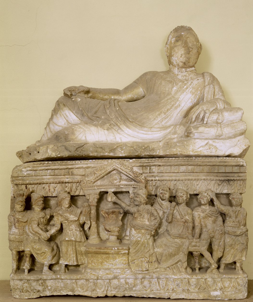 Urna cineraria (alabastro) de Etruscan