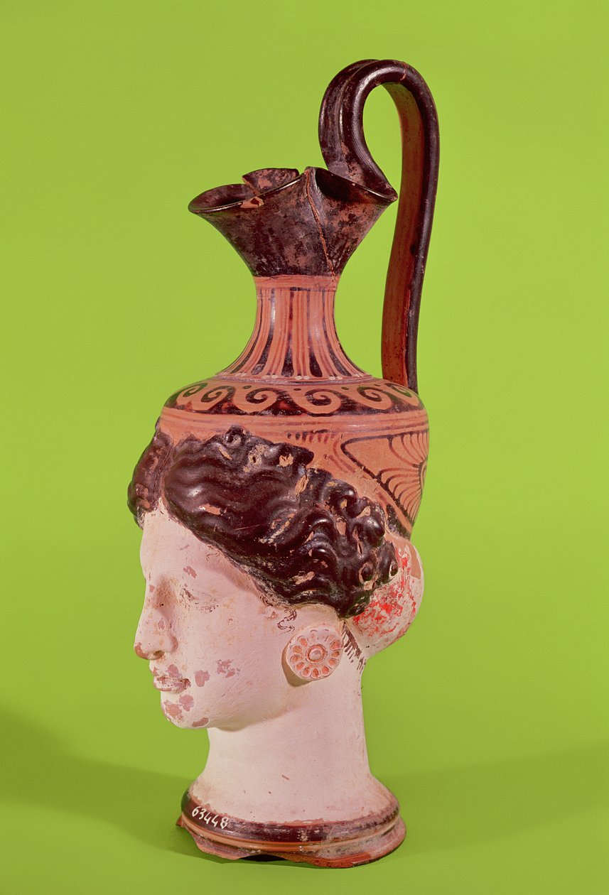 Ritón en forma de cabeza femenina, siglo III-II a.C. de Etruscan