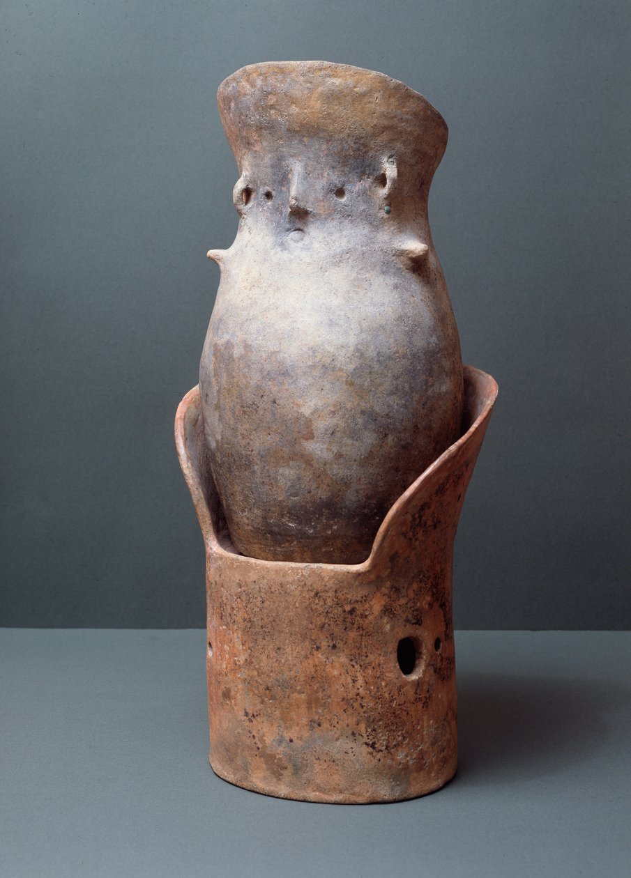 Civilización etrusca, rito funerario: osario canópico en forma, siglo VIII a.C. Del sitio de Bisenzio de Etruscan