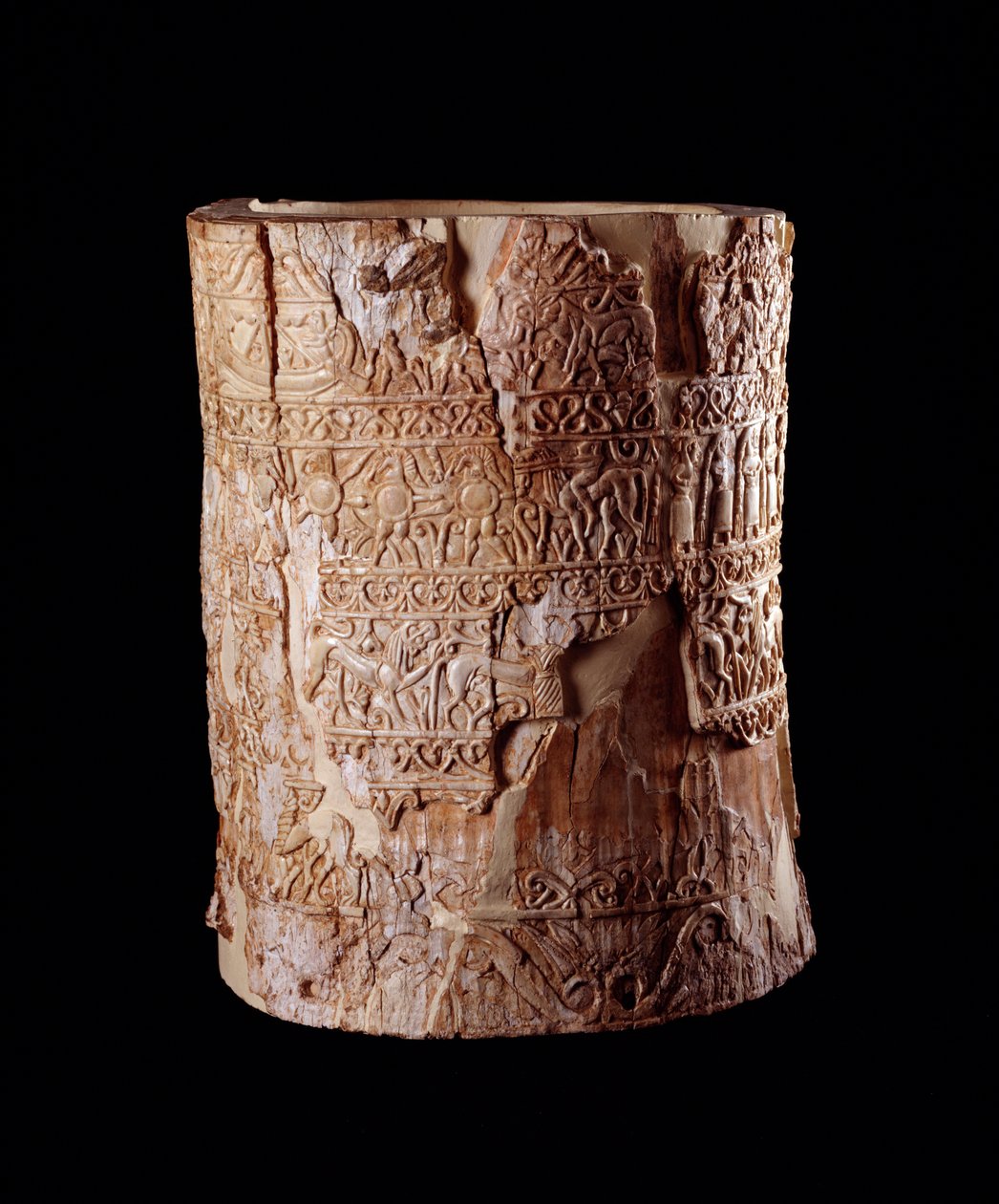Civilización etrusca: ciborio de marfil de la tumba de Pania a Chiusi, Italia - siglo VII a.C. de Etruscan