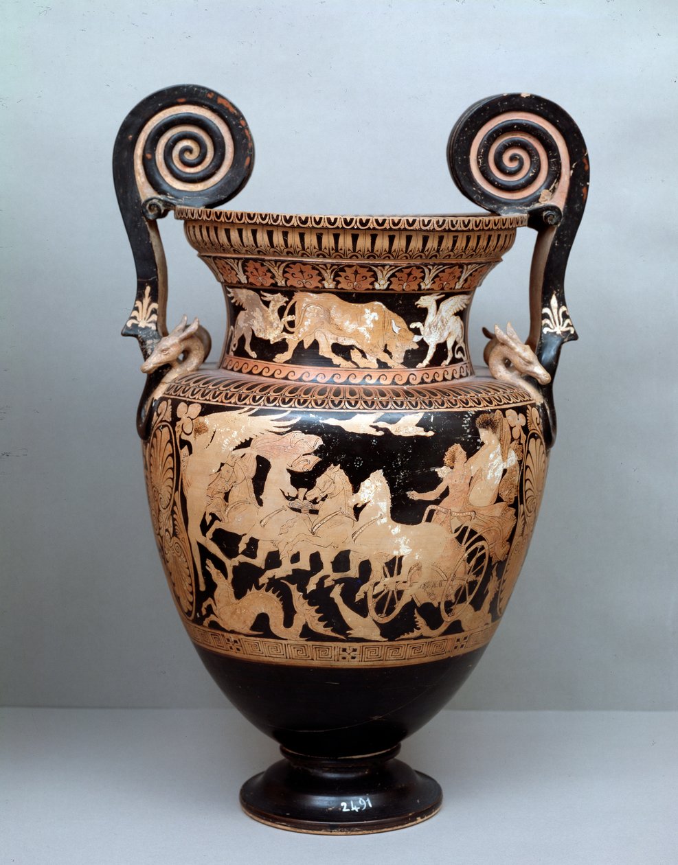 Civilización etrusca: crátera de terracota con volutas representando a Aurora en su carro, 360-340 a.C., de Cerveteri, Italia de Etruscan