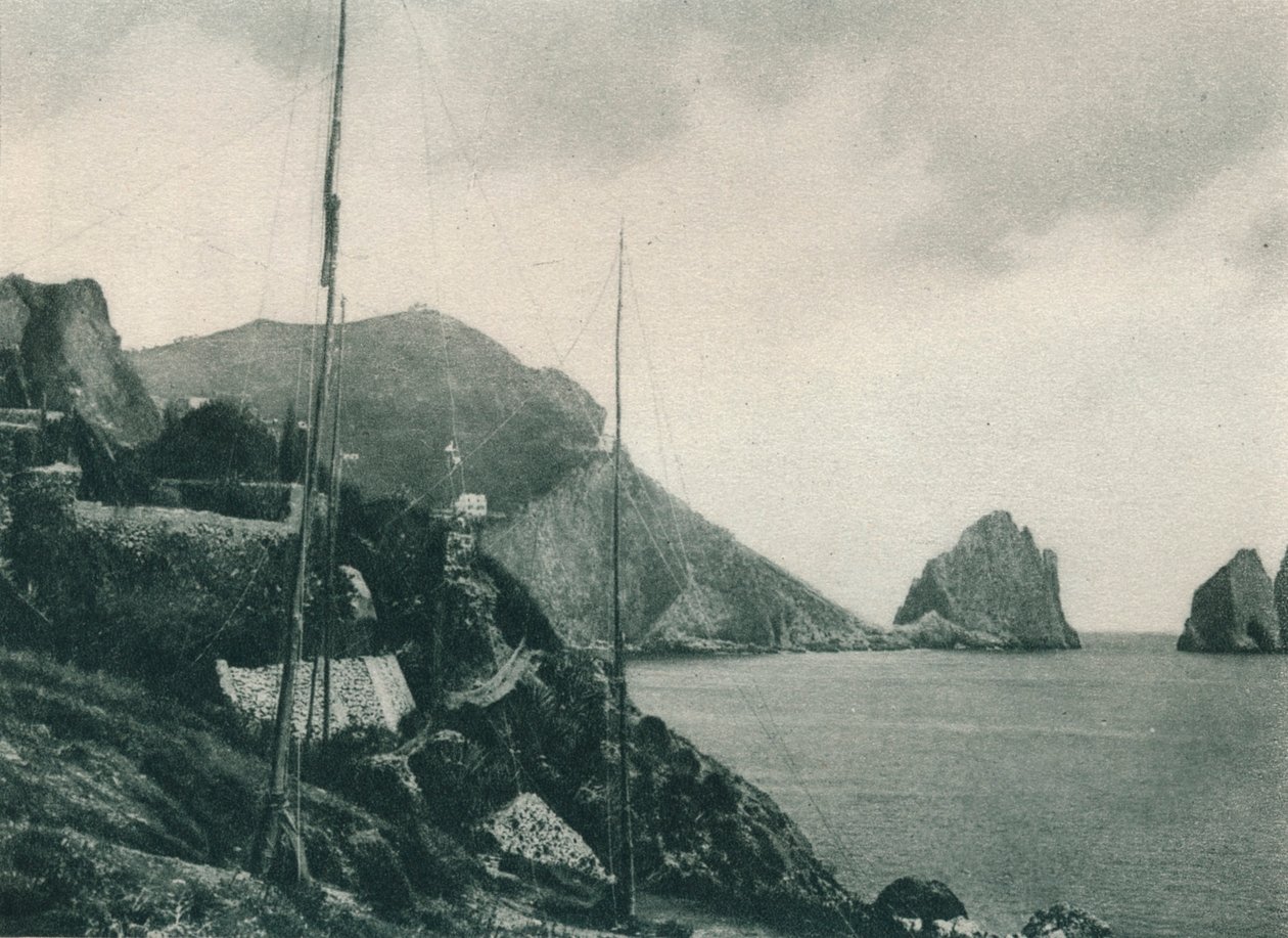 Marina Piccola con redes de cazadores, Capri, Italia, 1927 de Eugen Poppel