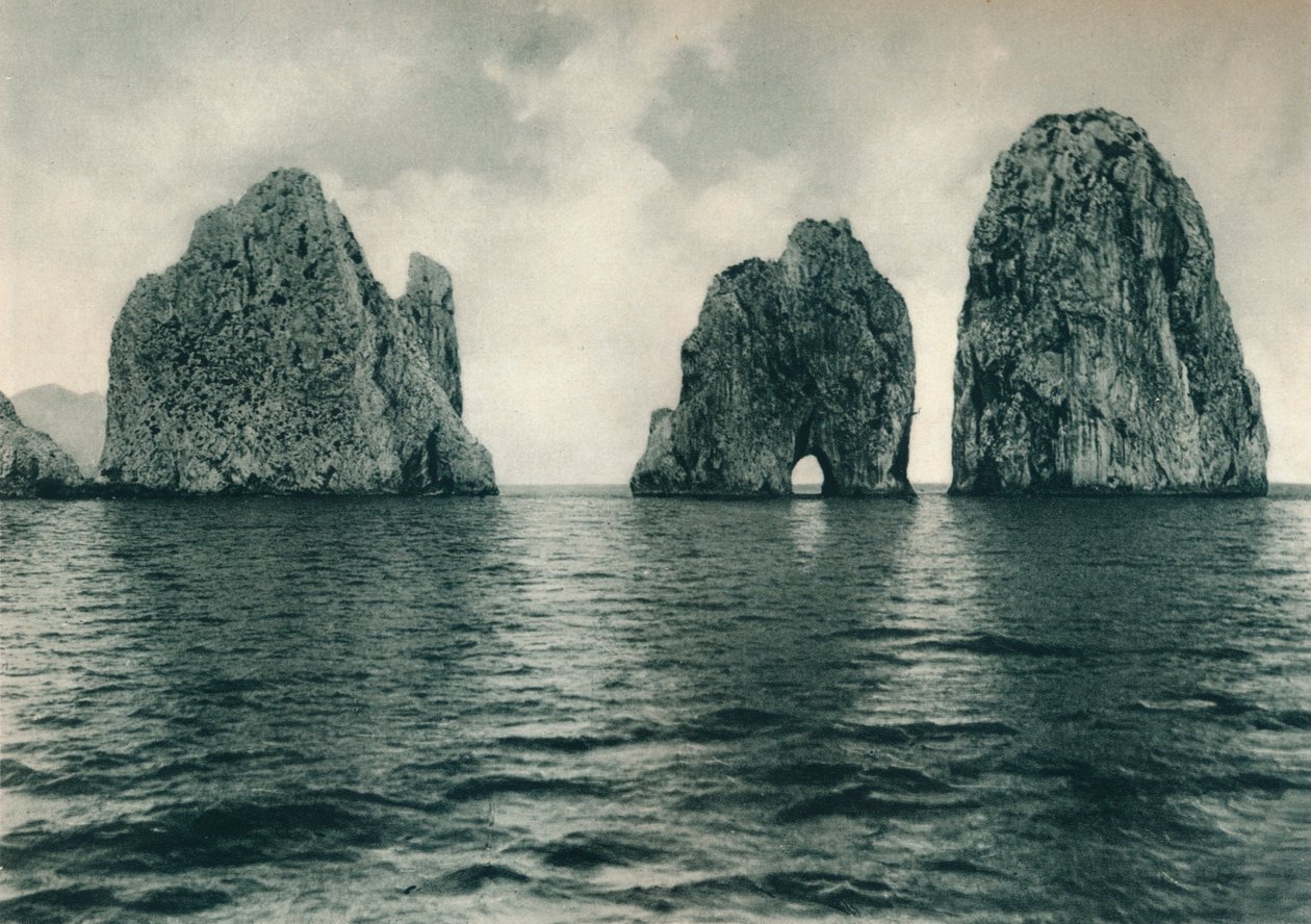 Los Faraglioni, Capri, Italia, 1927 de Eugen Poppel