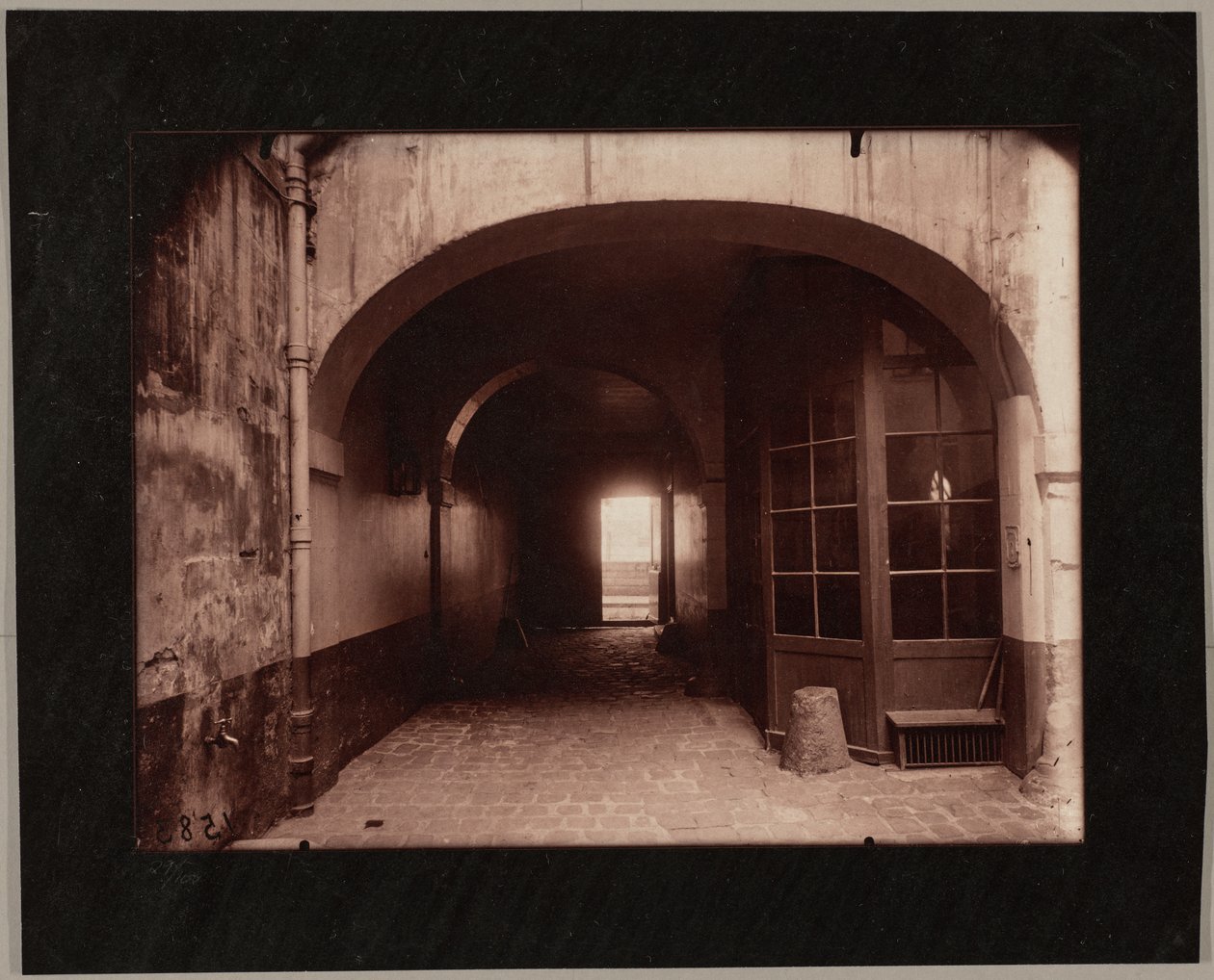 Antiguo Hôtel Gaillardon, patio, 27 quai d