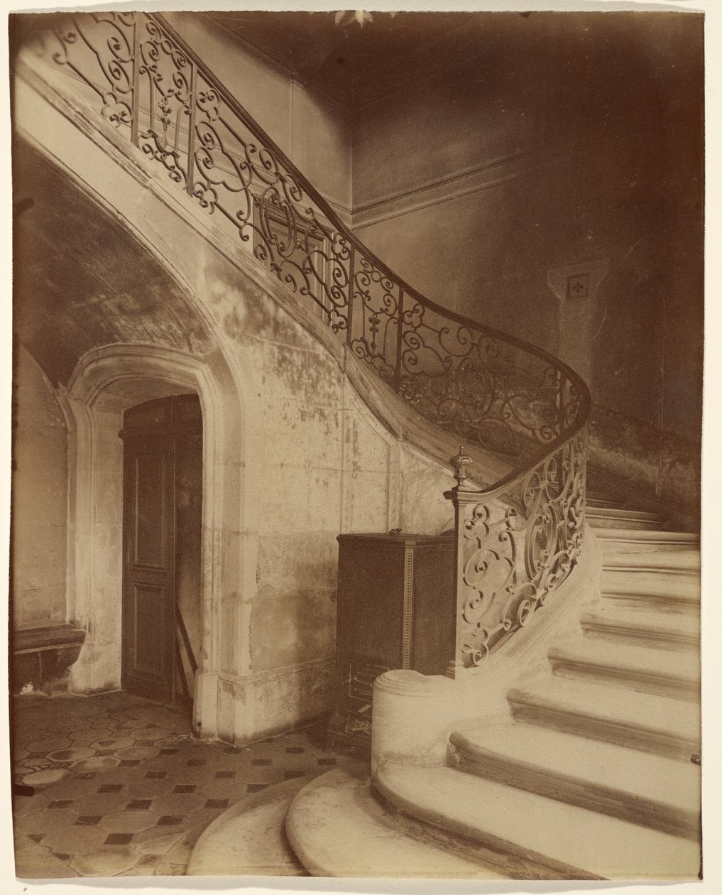 Hotel de la Brinvilliers, el envenenador, Rue Charles V 12 de Eugène Atget