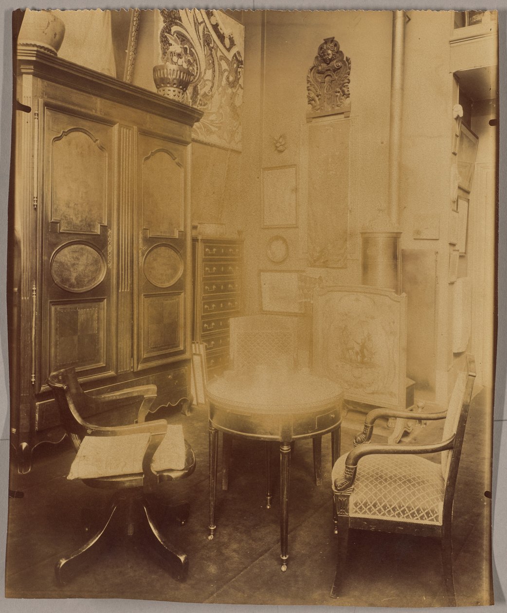 Innenraum von Herrn C., Dekorateur Wohnungen, Rue du Montparnasse de Eugène Atget