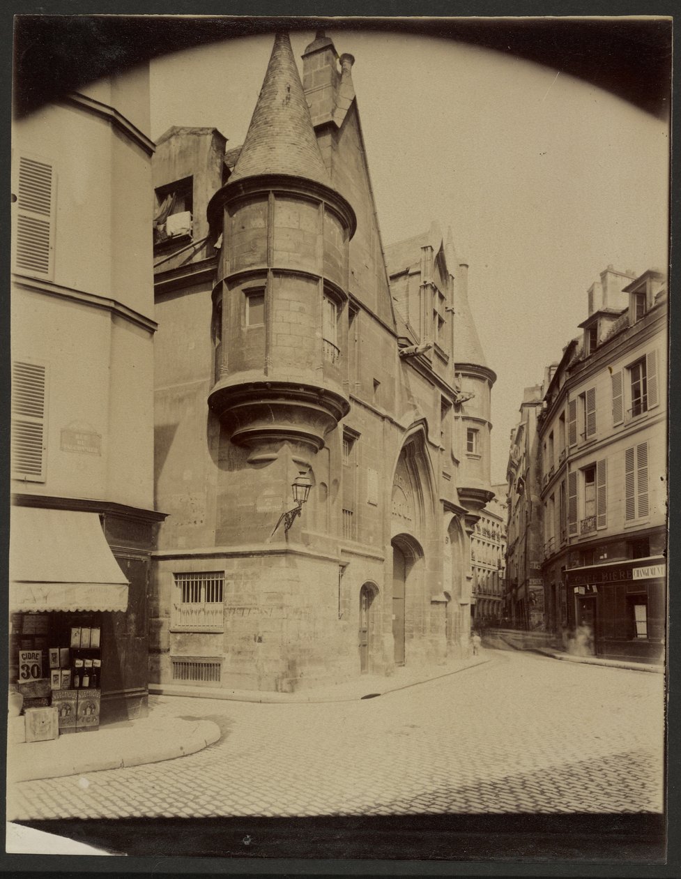 [Hôtel de Sens, actualmente Bibliothèque Forney] [rue du Riguier, 4.º distrito] de Eugène Atget