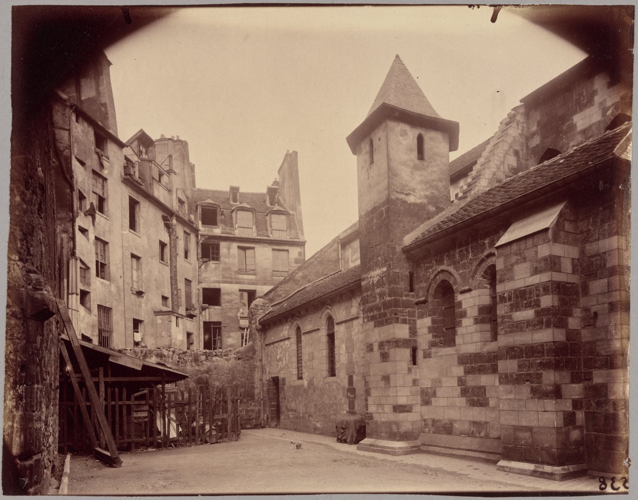 Saint-Julien-le-Pauvre de Eugène Atget