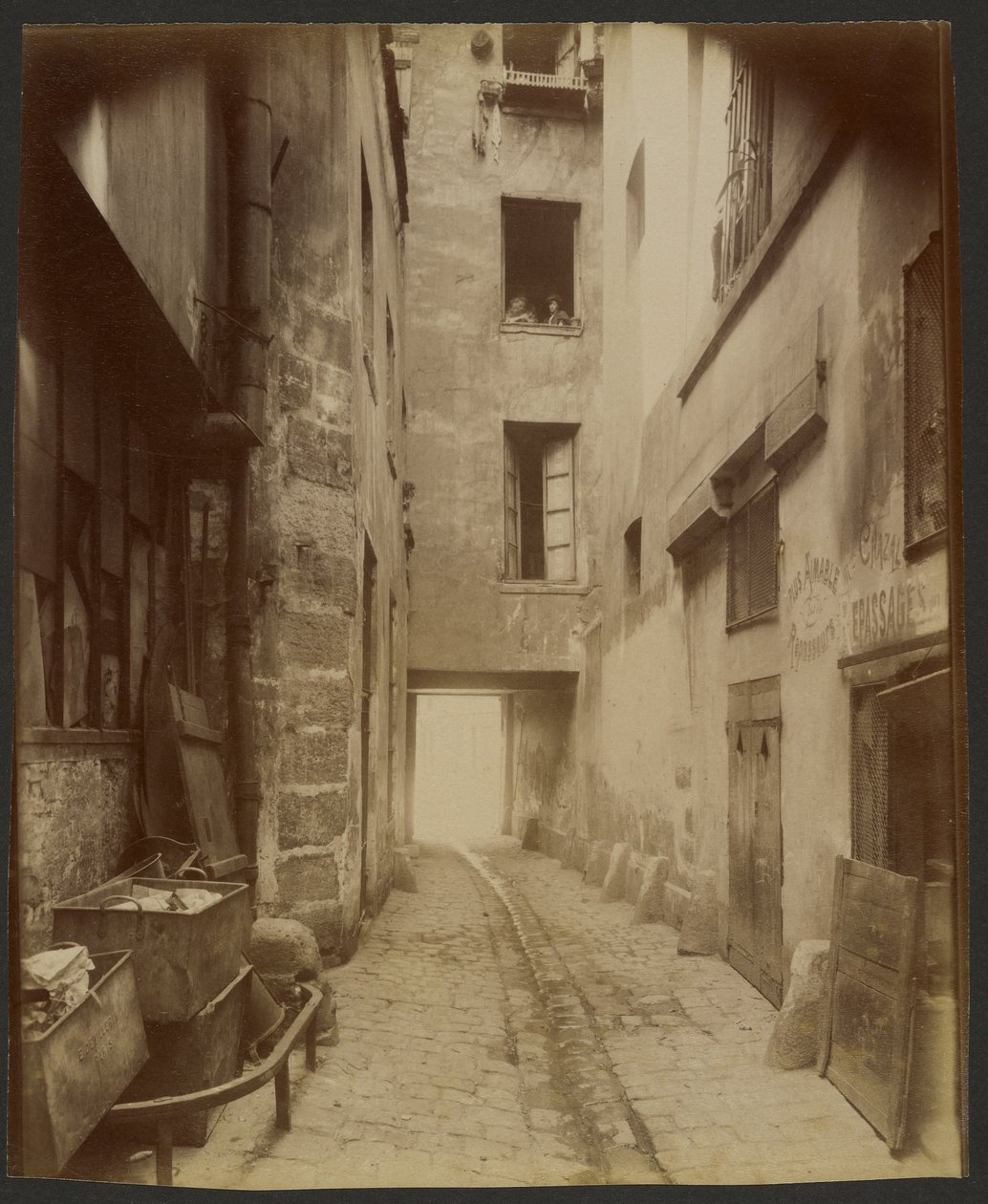 Patio antiguo, Rue Quincampoix 22 (4.º) de Eugène Atget