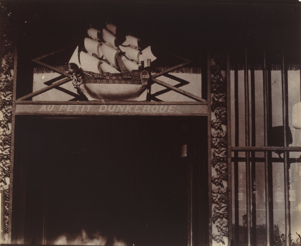 En el Pequeño Dunkerque, 3 quai Conti de Eugène Atget