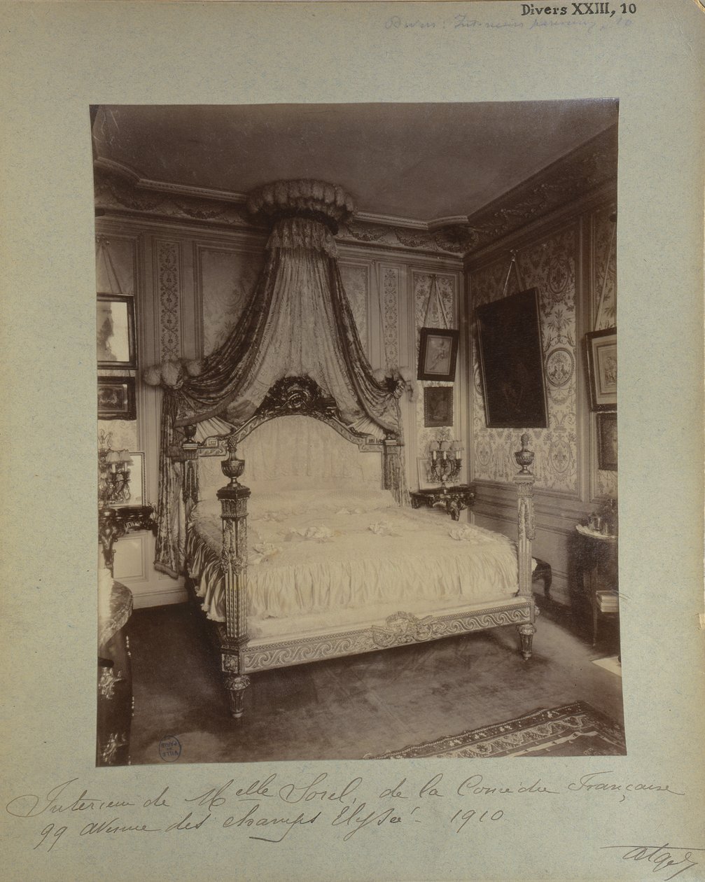 Dormitorio de Cécile Sorel en 99 Avenue des Champs Élysées, 1910 de Eugène Atget