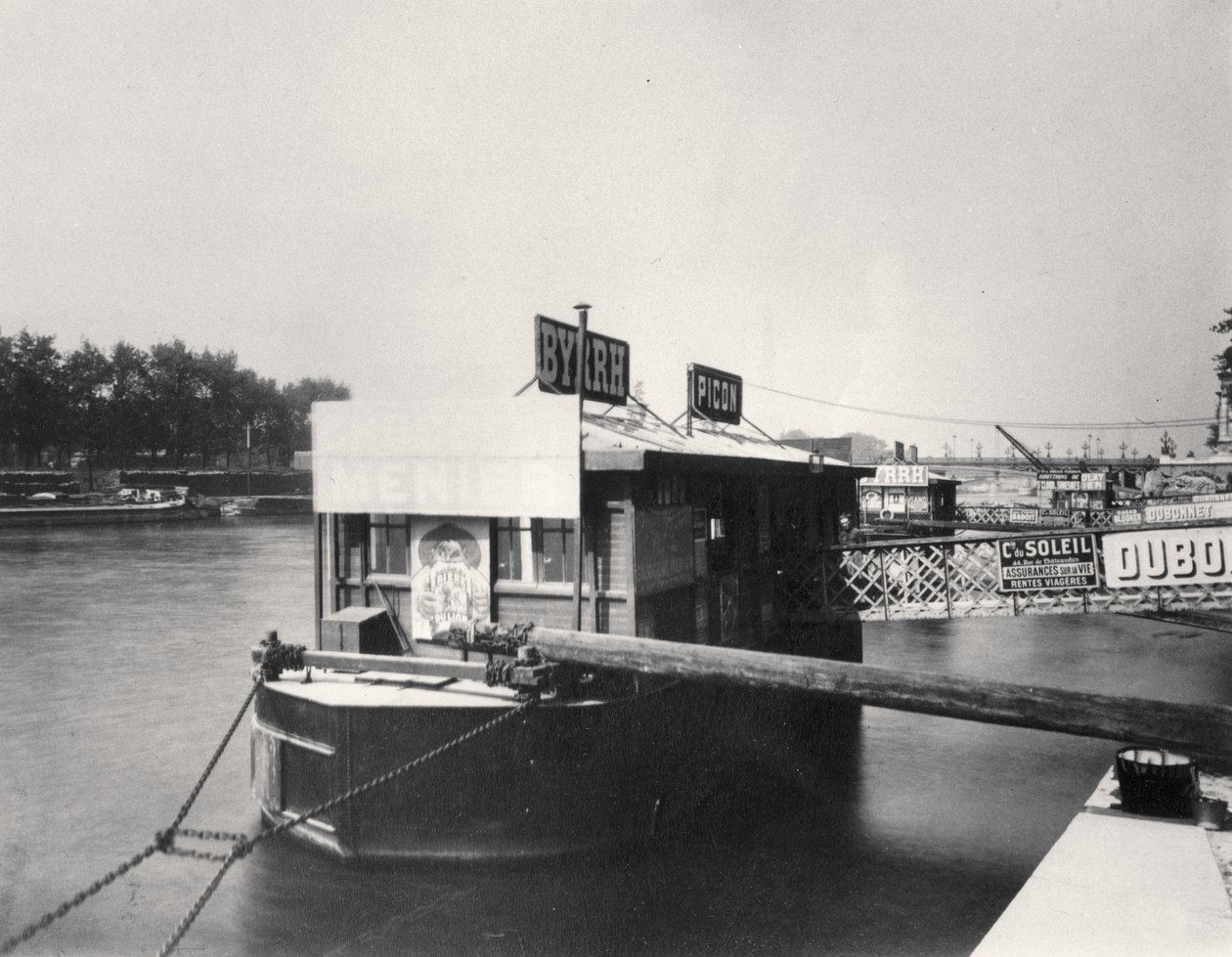 Barco en el Sena de Eugène Atget