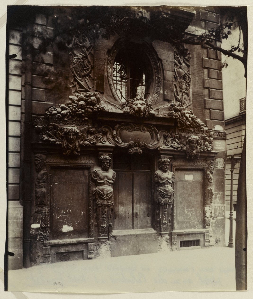 Hôtel de Fieubet o hôtel de la Valette (actual establecimiento privado Massillon), 2 bis quai des Celestins, 4º arrondissement, París de Eugène Atget