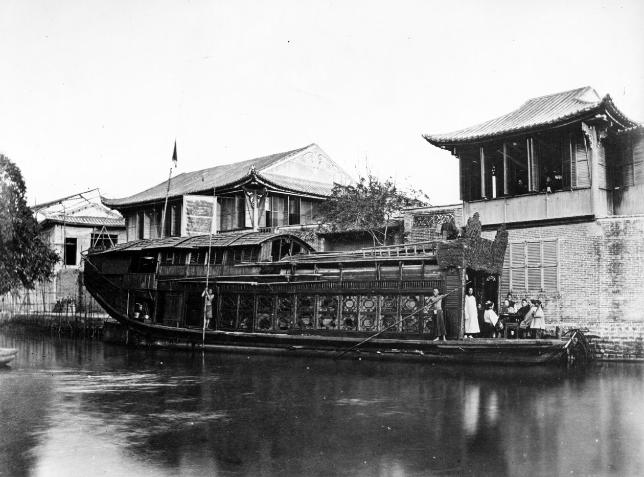 Barco de flores, Cantón, c.1880s de European Photographer