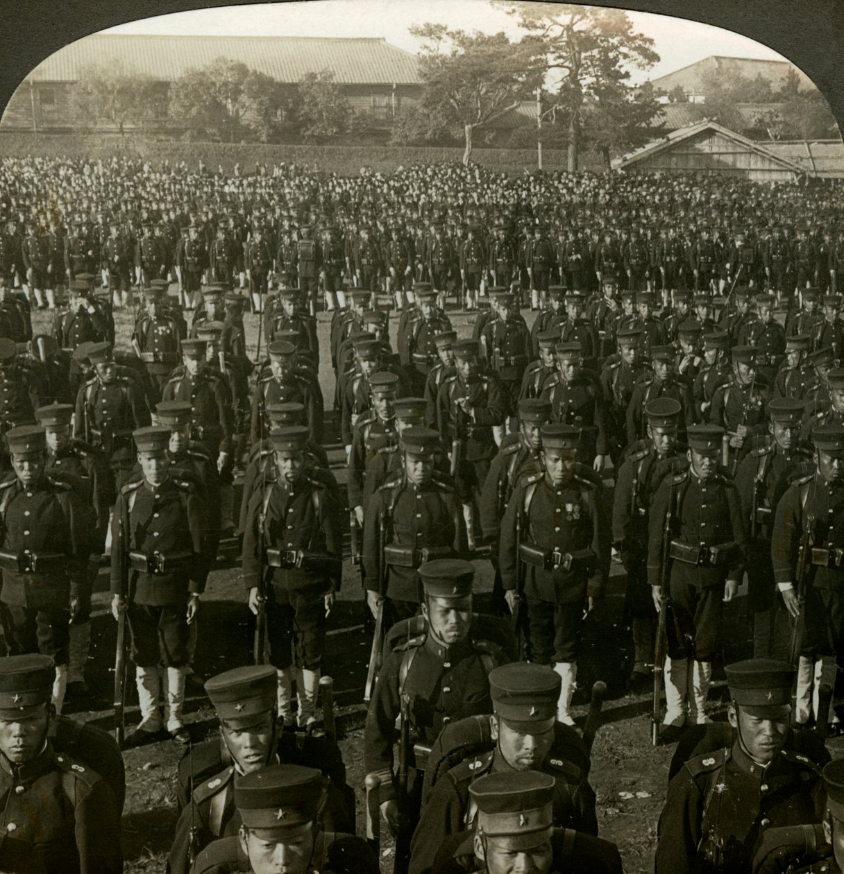 Infantería japonesa en la revisión del cumpleaños del Emperador, Tokio, Japón de Excelsior Stereoscopic Tours