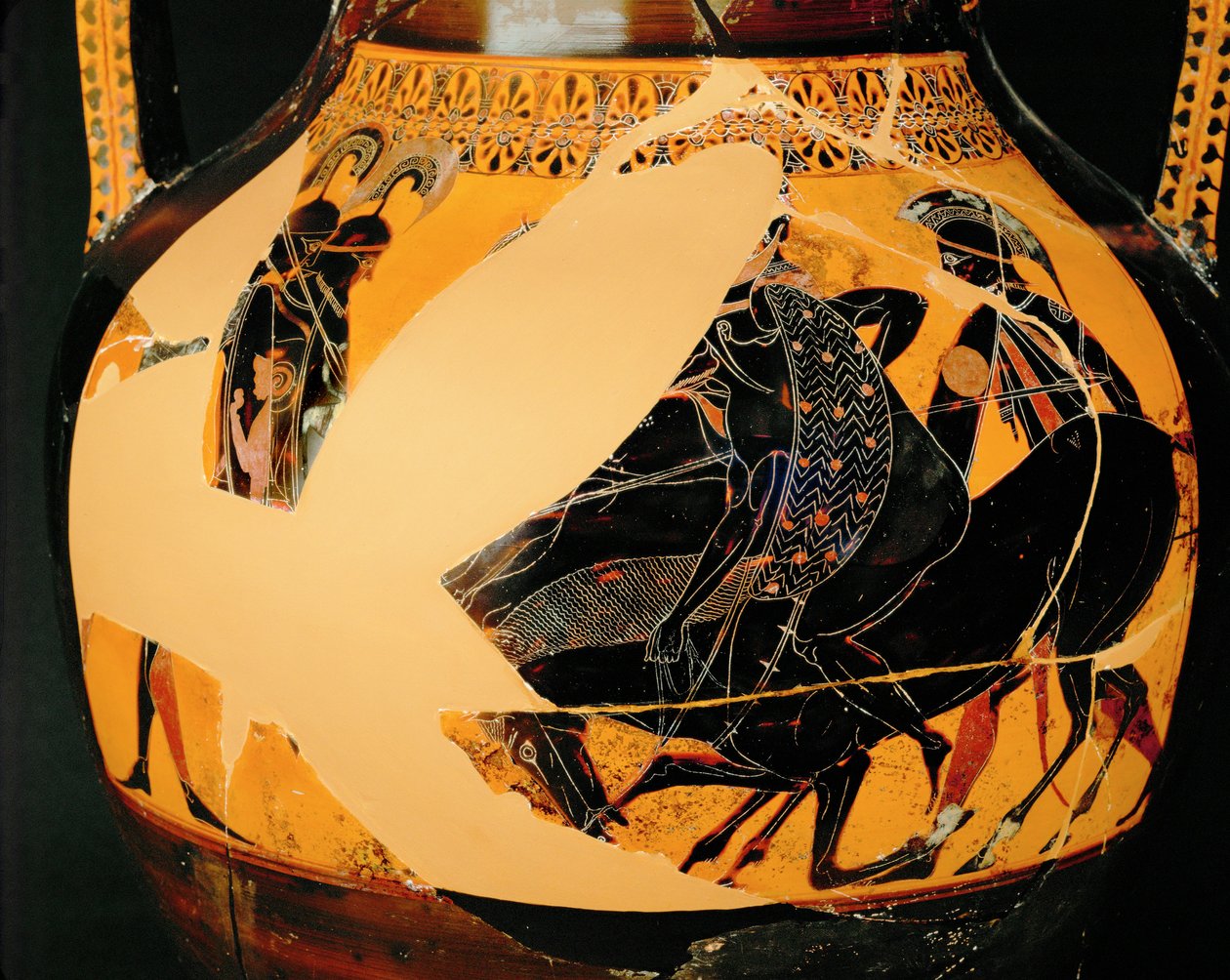 Escena de combate. Ánfora con figura negra, igual que 10-03-03/48 ... de Exekias Exekias