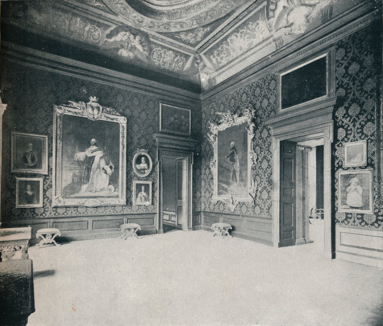 Sala de Dibujo de la Reina Carolina, en el Palacio de Kensington, c1899, 1901 de Eyre and Spottiswoode
