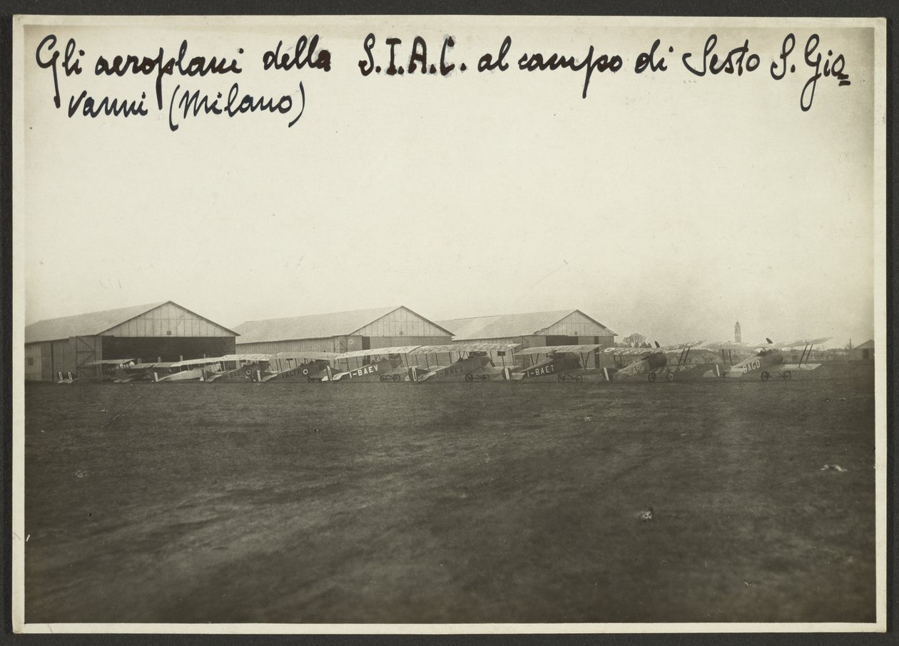 Los aviones de la S.I.A.C. en el campo de Sesto S. Giovanni (Milán) de Fedele Azari
