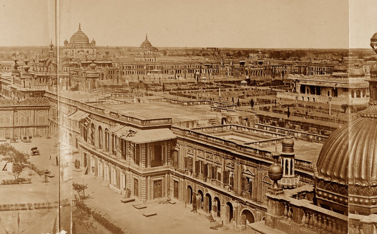 Vista panorámica de los patios de la Residencia, Lucknow de Felice Beato